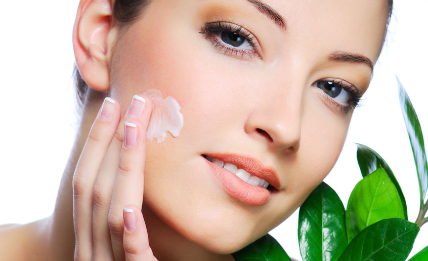 Kem dưỡng trắng da mặt là sản phẩm quan trọng nhất để có làn da rạng rỡ