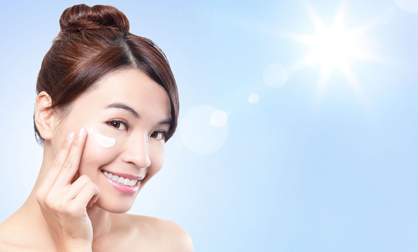 Hãy tập thói quen sử dụng kem chống nắng mỗi ngày