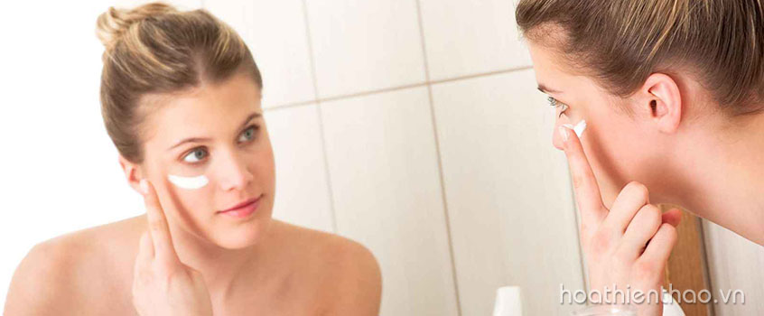 Thoa kem đúng cách giúp cho da sáng đều màu và mịn màng