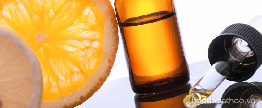 Tinh dầu và vitamin C giúp cân bằng độ ẩm cho da
