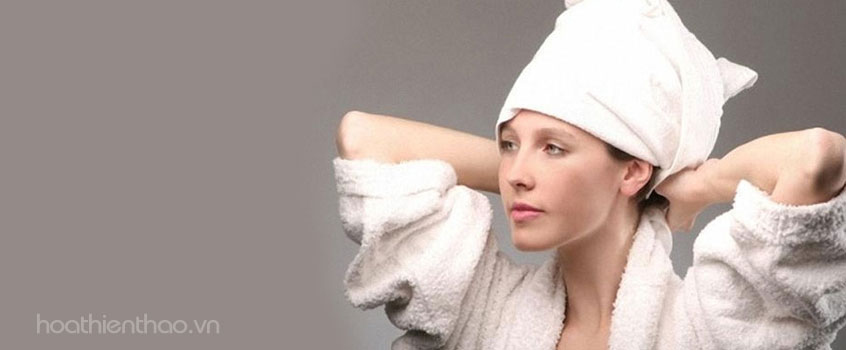 Ủ tóc sau khi gội để giảm tình trạng tóc gãy rụng