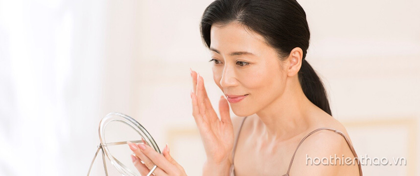Bí quyết chăm sóc da tuổi 50 - Hoa Thiên Thảo