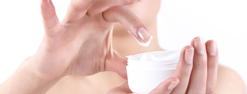 Các loại kem dưỡng ẩm cho da dầu vào mùa đông - Hoa Thiên Thảo Cosmetics