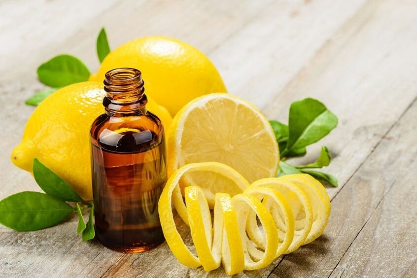 Lưu trữ tinh dầu chanh trong lọ kín và dùng dần