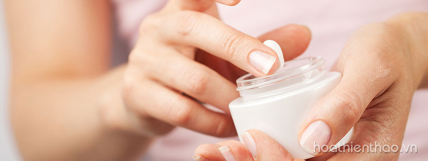 Dưỡng ẩm da liên tục là cách người Pháp chăm sóc da mỗi ngày