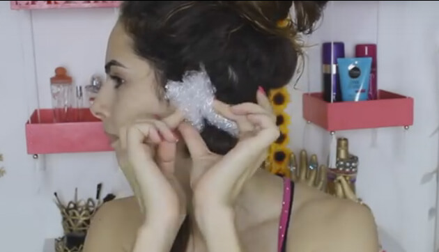 Tóc xoăn chuẩn salon ngay tại nhà với bọc bong bóng