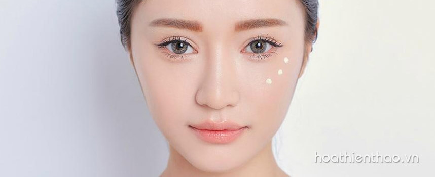 Bôi kem chống nắng trước hay sau kem nền thì tốt - Hoa Thiên Thảo