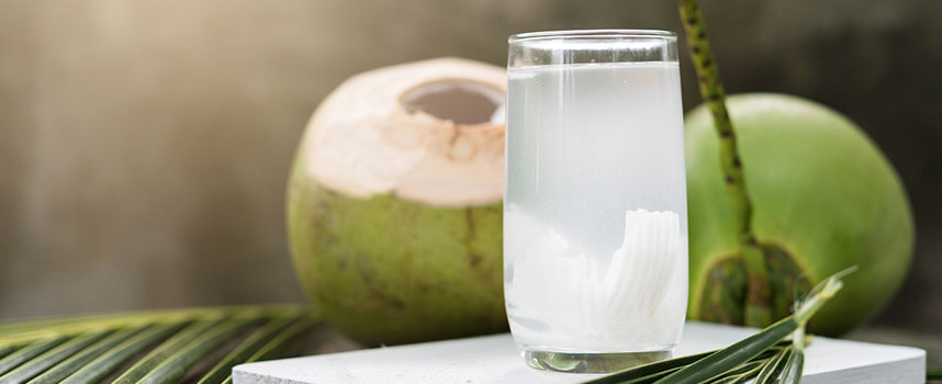 Công dụng của nước dừa tuyệt vời hơn những gì bạn nghĩ - Hoa Thien Thao