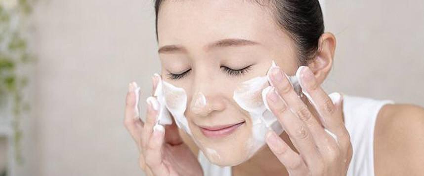 Da mặt nhờn rít nguyên nhân và cách điều trị - hoathienthaovn