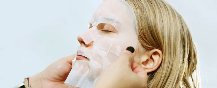 Da mụn có nên đắp mặt nạ hay không - Hoa Thien Thao Cosmetics
