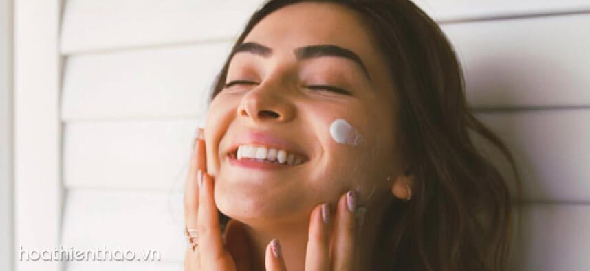 dùng kem chống nắng hàng ngày có tốt không - Hoa Thiên Thảo
