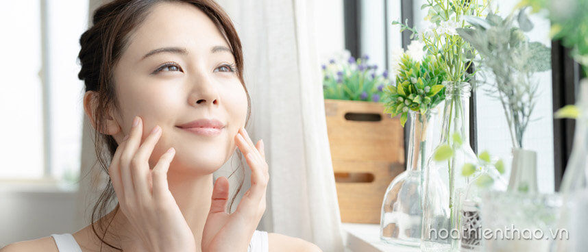 Thoa Vitamin E lên mặt có tác dụng gì - Hoa Thiên Thảo