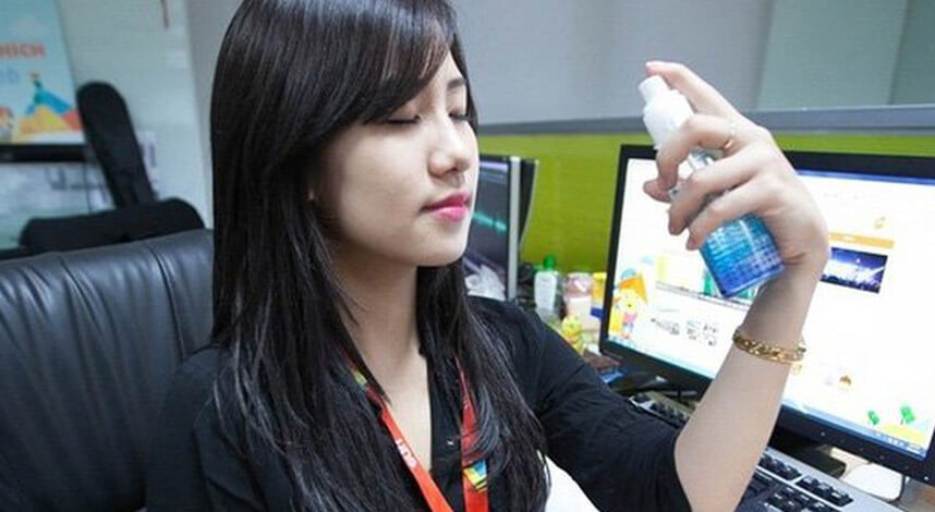 xịt khoáng cấp ẩm dân văn phòng - Hoa Thiên Thảo