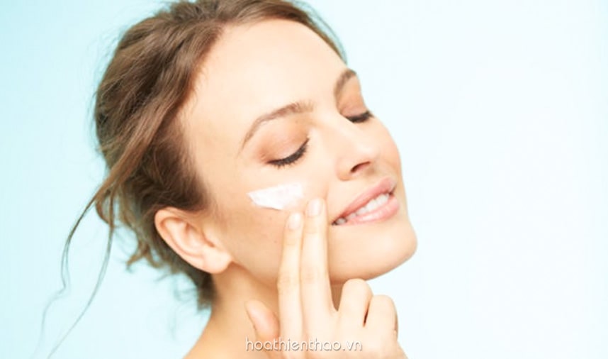 Bioderma Photoderm Max dùng như kem nền làm sáng da