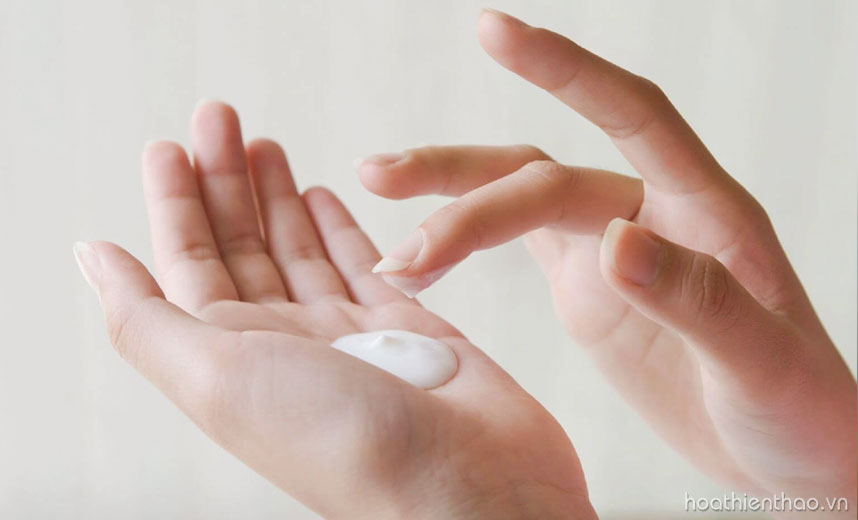Kem dưỡng da nên có kết cấu dịu nhẹ