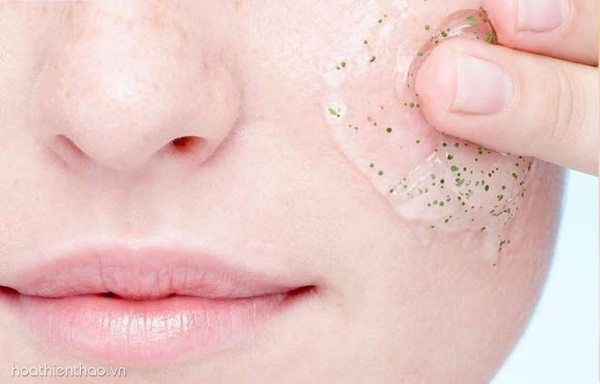 Sữa rửa mặt dạng hạt để tẩy tế bào chết