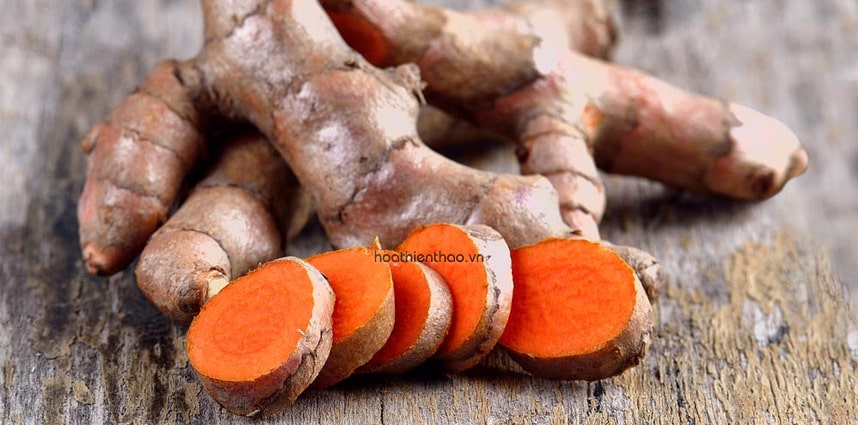 Cách trị vết thâm mụn ở mặt bằng củ nghệ